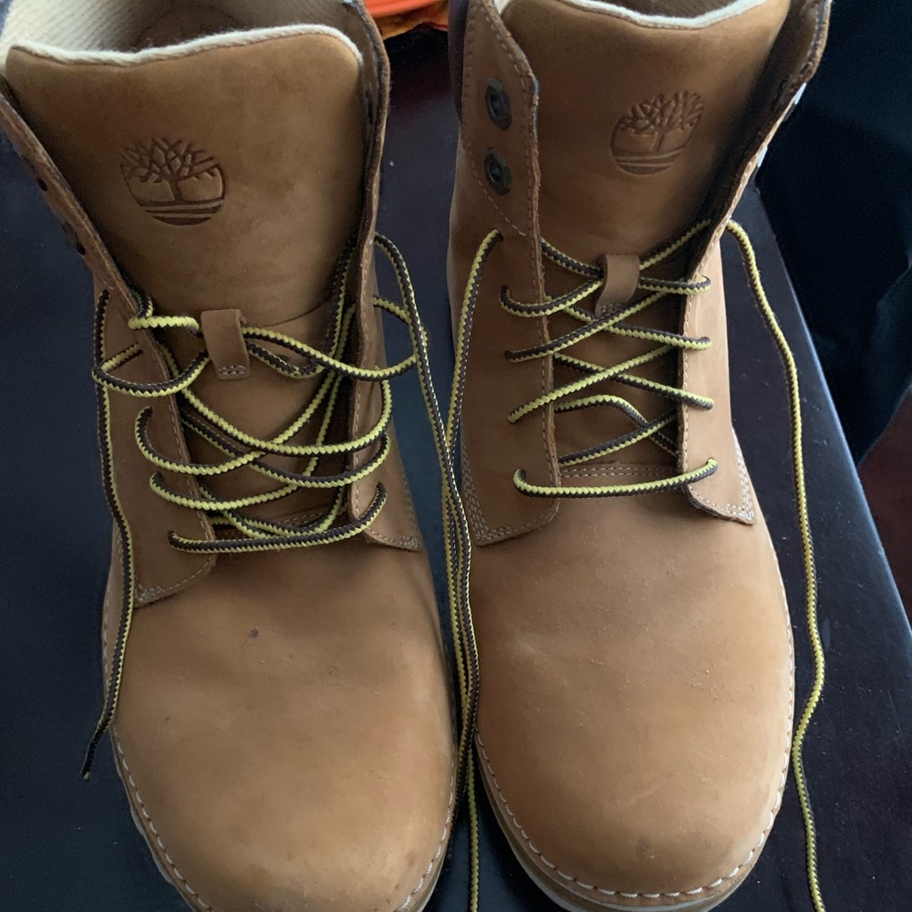 Women’s Timberlands “Brockton”